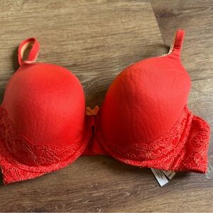 Victoria's Secret Red Lace Trim Push-Up Bra 34DD Body by Victoria